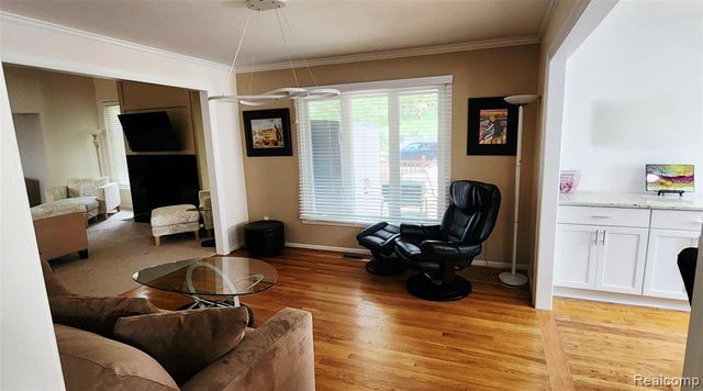 28740 Appleblossom Lane, Farmington, MI 48331