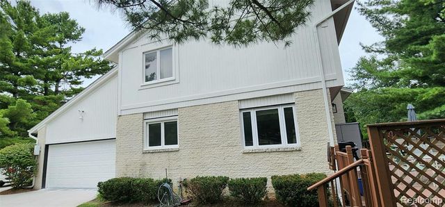 28740 Appleblossom Lane, Farmington, MI 48331