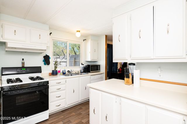 2081 S Diamond Bar Lane, Tucson, AZ 85713