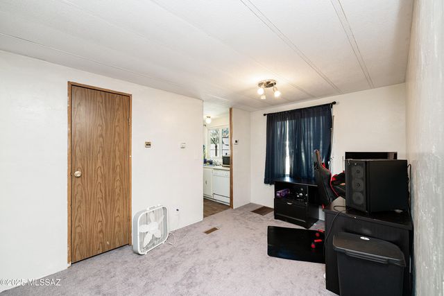 2081 S Diamond Bar Lane, Tucson, AZ 85713