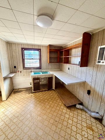 102 Wilson Dr, Centerville, GA 31028