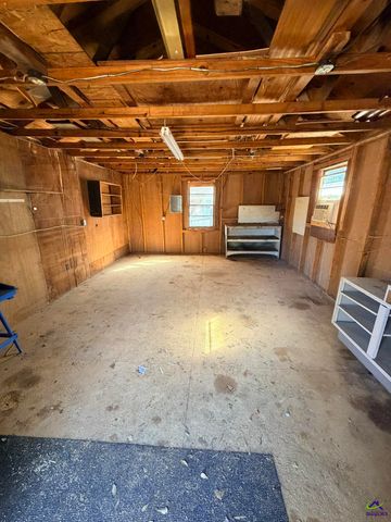 102 Wilson Dr, Centerville, GA 31028