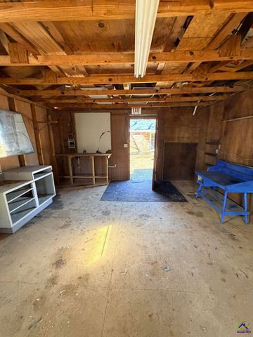 102 Wilson Dr, Centerville, GA 31028