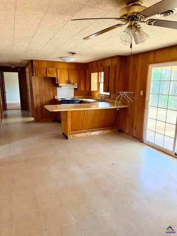 102 Wilson Dr, Centerville, GA 31028