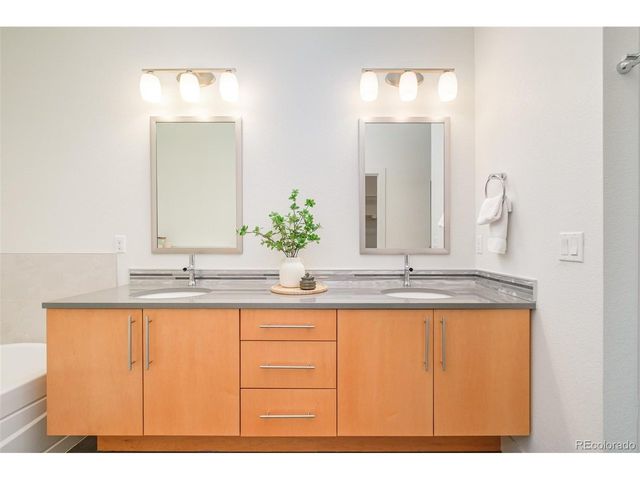 5054 Valentia St 103, Denver, CO 80238