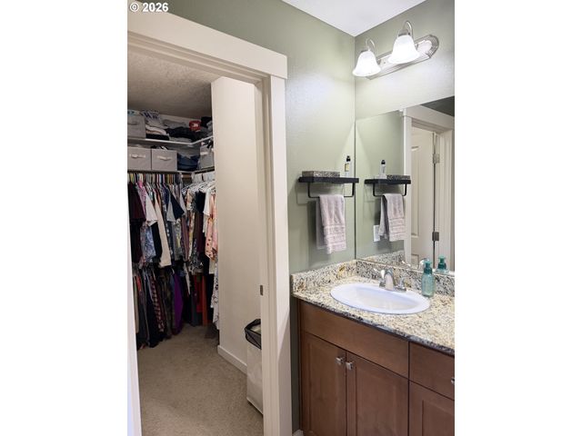 4589 Se LIBBY Ct, Hillsboro, OR 97123