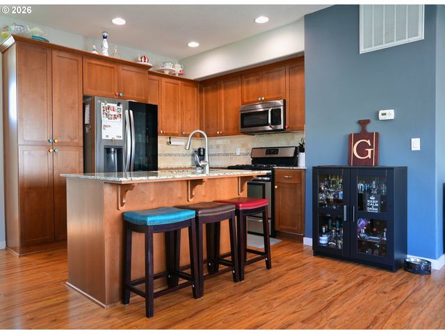 4589 Se LIBBY Ct, Hillsboro, OR 97123
