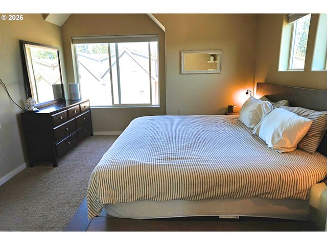 4589 Se LIBBY Ct, Hillsboro, OR 97123
