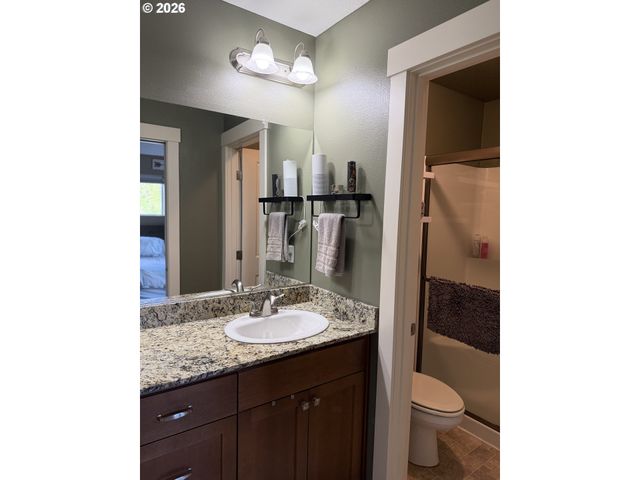4589 Se LIBBY Ct, Hillsboro, OR 97123