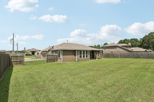 100 Jessica Drive, Dayton, TX 77535