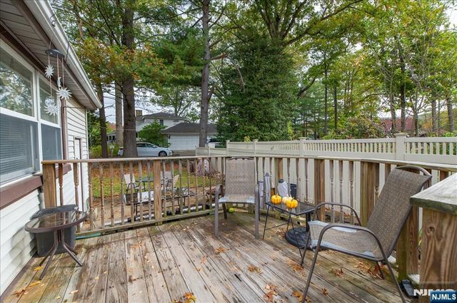 51 Lakeview Avenue, Ringwood, NJ 07456