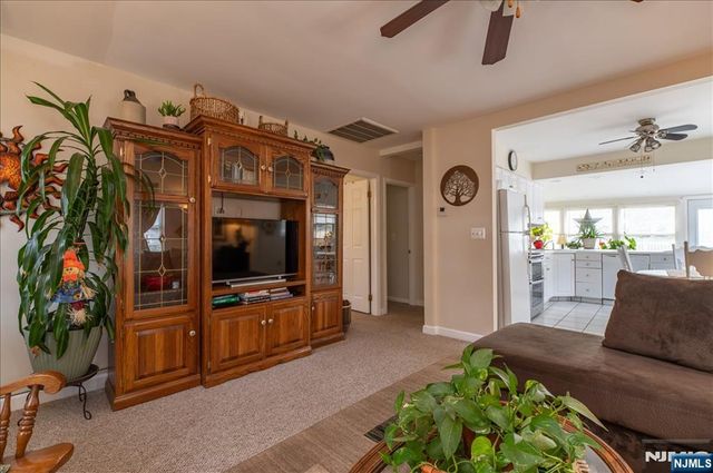 51 Lakeview Avenue, Ringwood, NJ 07456