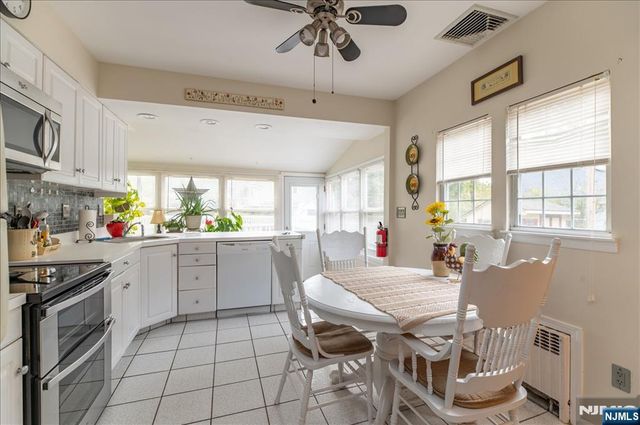 51 Lakeview Avenue, Ringwood, NJ 07456