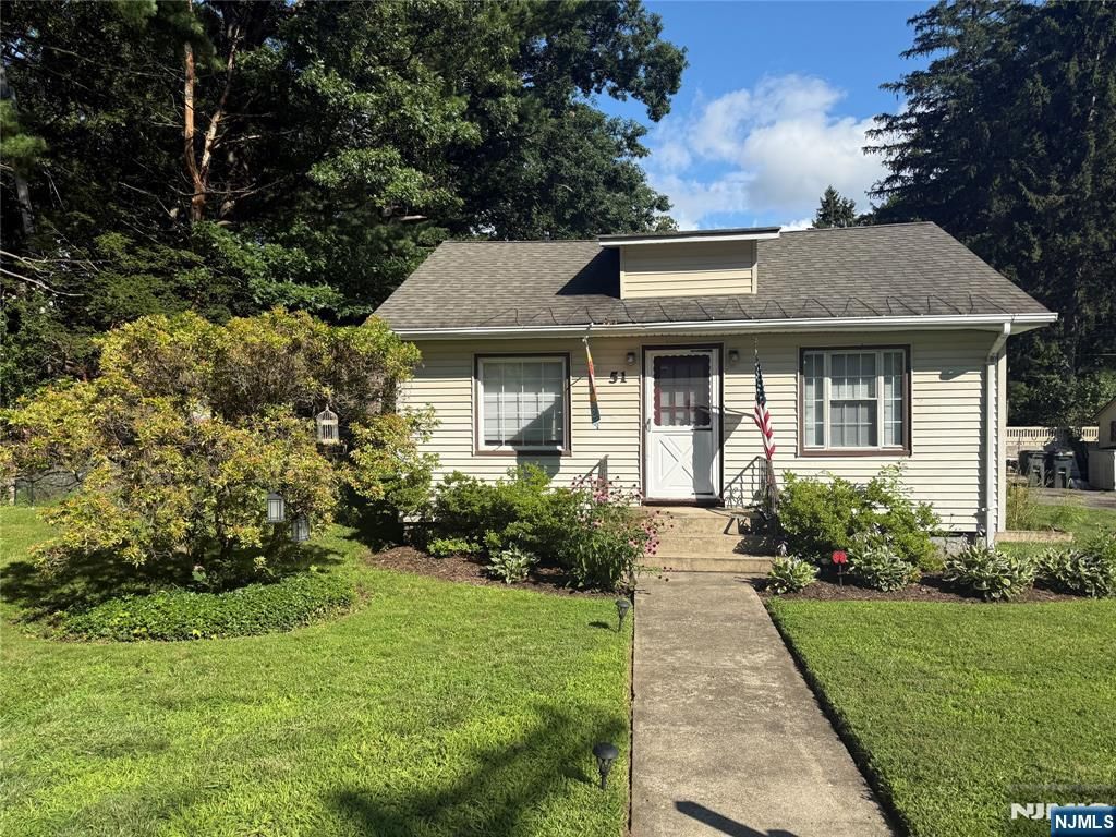 51 Lakeview Avenue, Ringwood, NJ 07456