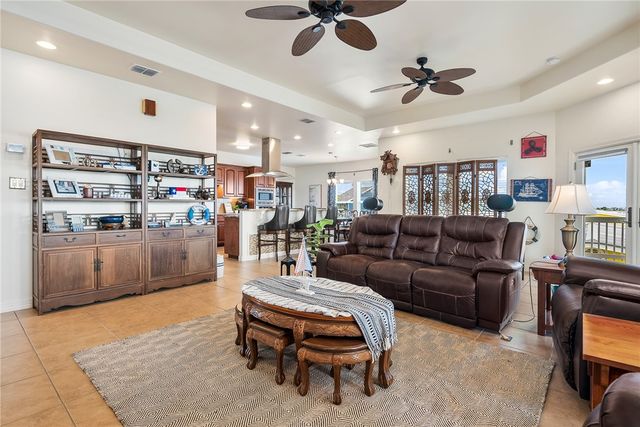 119 Ball St, Rockport, TX 78382