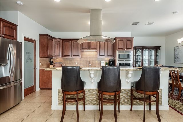 119 Ball St, Rockport, TX 78382