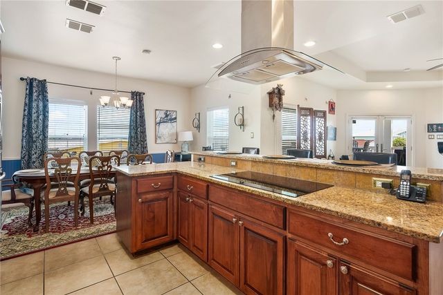 119 Ball St, Rockport, TX 78382