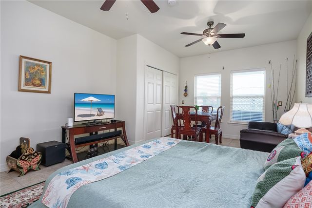 119 Ball St, Rockport, TX 78382