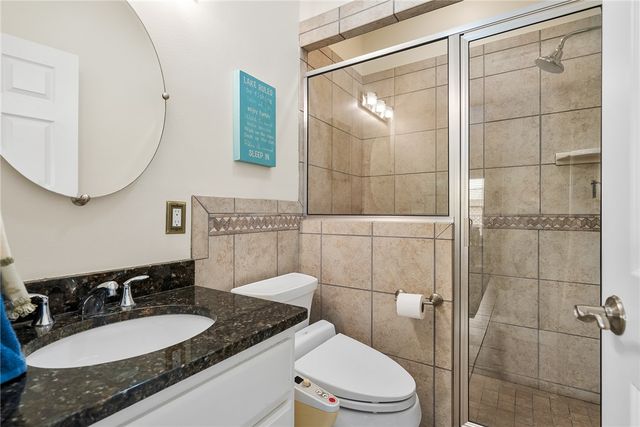 119 Ball St, Rockport, TX 78382