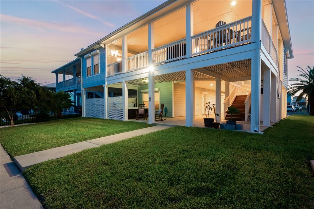 119 Ball St, Rockport, TX 78382 — photo 3