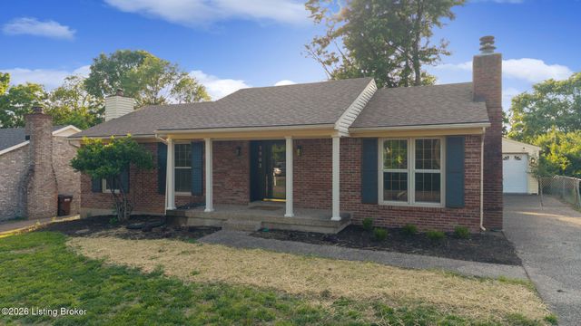 3902 Bristol Oaks Dr, Jeffersontown, KY 40299