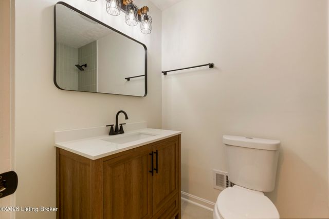 3902 Bristol Oaks Dr, Jeffersontown, KY 40299