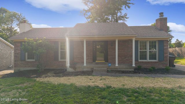 3902 Bristol Oaks Dr, Jeffersontown, KY 40299