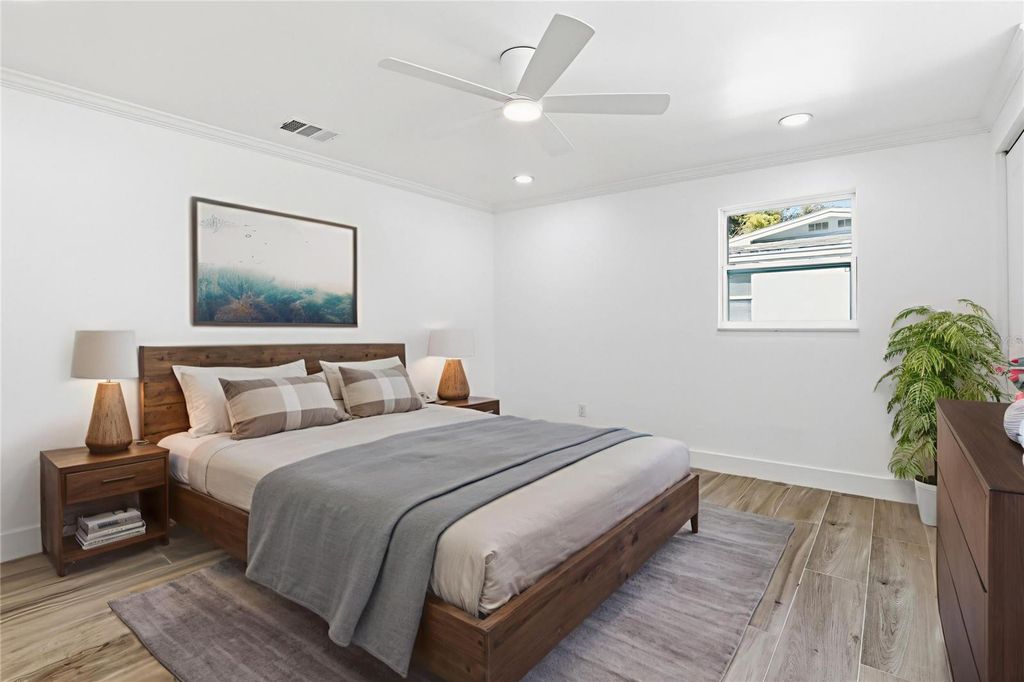 Image 22 of property listing at 4637 MACEACHEN BOULEVARD, Sarasota, FL 34233