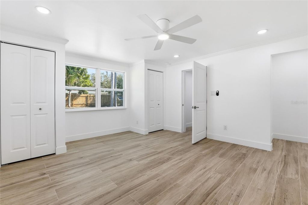 Image 25 of property listing at 4637 MACEACHEN BOULEVARD, Sarasota, FL 34233