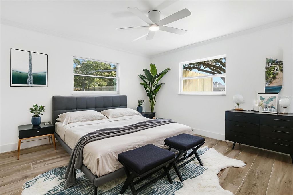 Image 32 of property listing at 4637 MACEACHEN BOULEVARD, Sarasota, FL 34233