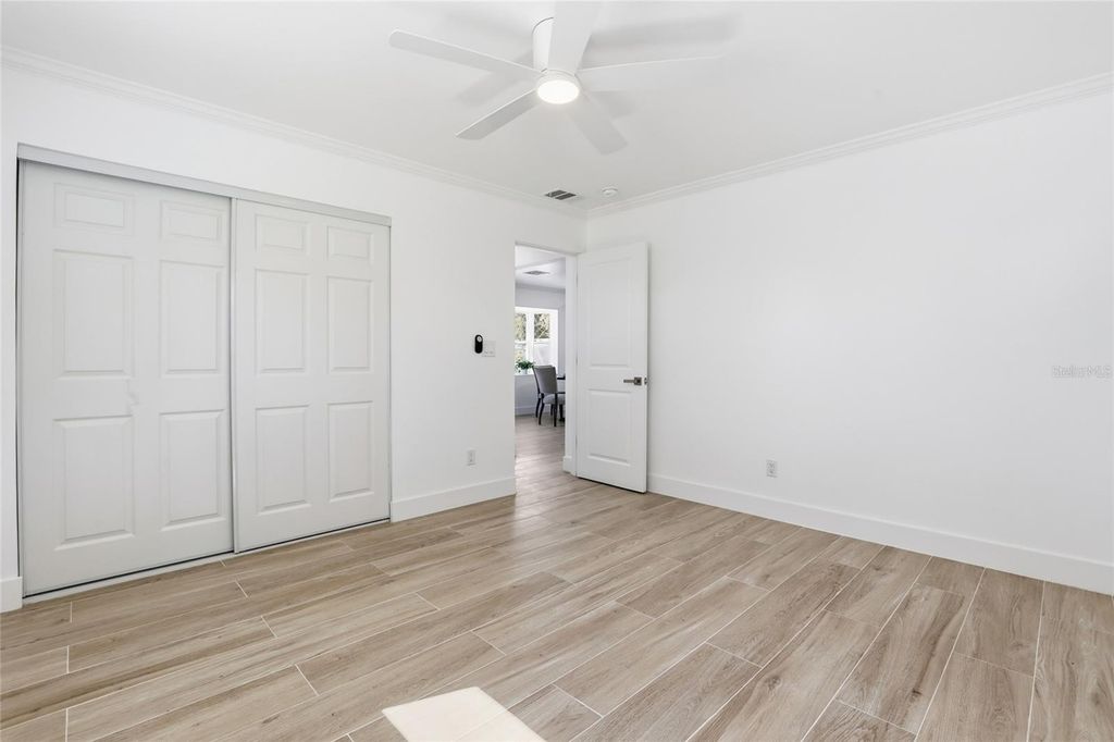 Image 34 of property listing at 4637 MACEACHEN BOULEVARD, Sarasota, FL 34233