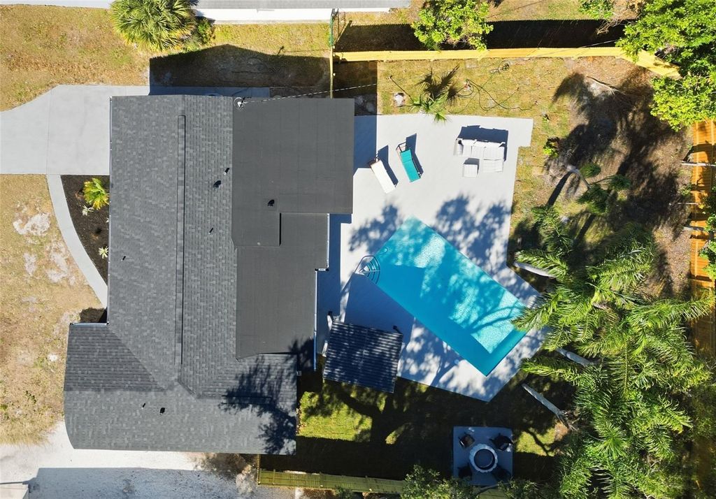 Image 46 of property listing at 4637 MACEACHEN BOULEVARD, Sarasota, FL 34233