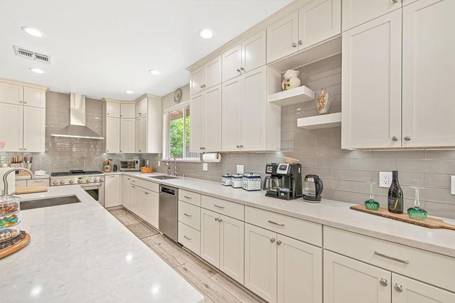 3135 Weymouth Way, Rescue, CA 95672