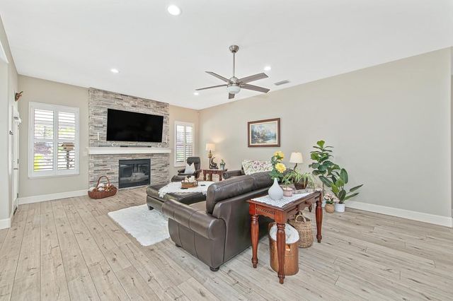 3135 Weymouth Way, Rescue, CA 95672