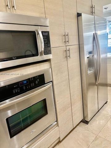 100 Lincoln Rd 823, Miami Beach, FL 33139