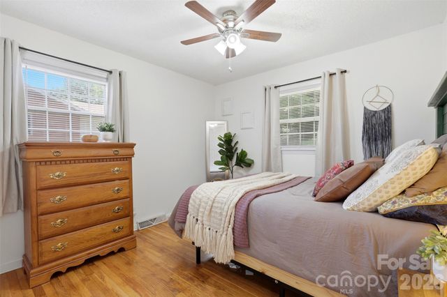 6607 Elmwood Circle, Charlotte, NC 28214