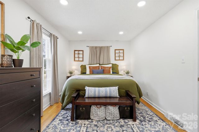 6607 Elmwood Circle, Charlotte, NC 28214