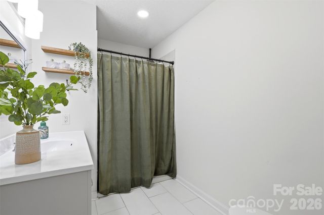 6607 Elmwood Circle, Charlotte, NC 28214