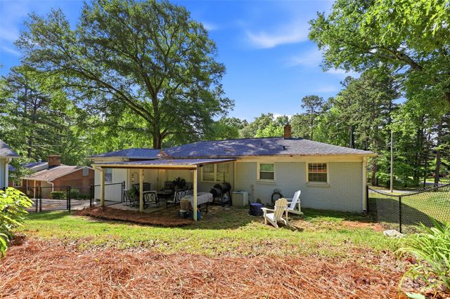 6607 Elmwood Circle, Charlotte, NC 28214