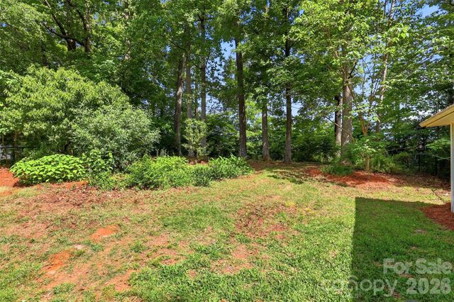 6607 Elmwood Circle, Charlotte, NC 28214