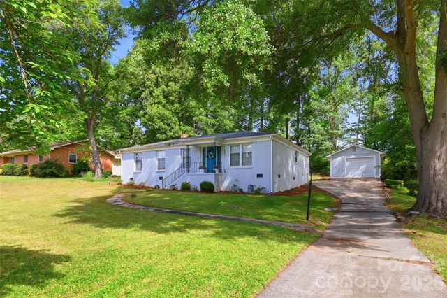 6607 Elmwood Circle, Charlotte, NC 28214
