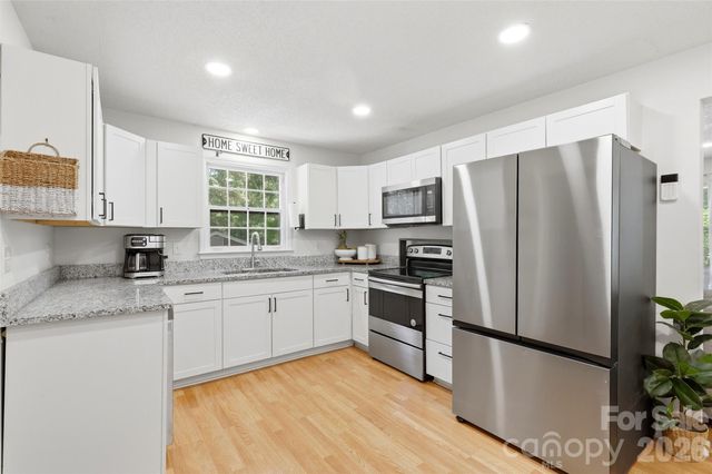 6607 Elmwood Circle, Charlotte, NC 28214