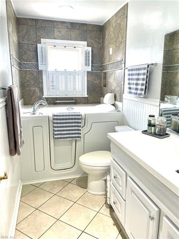 886 Lacon DR, Newport News, VA 23608