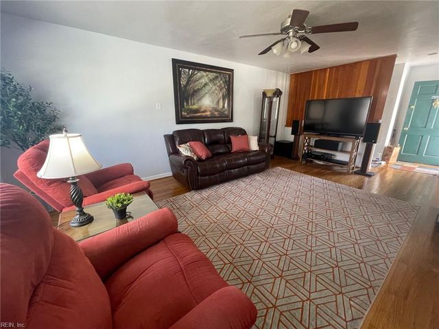 886 Lacon DR, Newport News, VA 23608