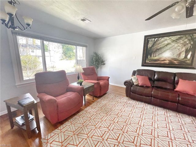 886 Lacon DR, Newport News, VA 23608