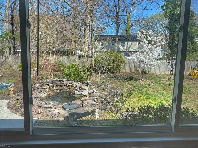 886 Lacon DR, Newport News, VA 23608