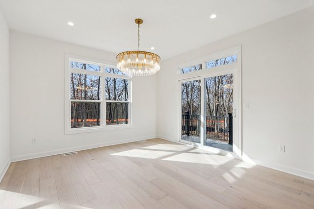 39W909 N Hathaway Lane, Geneva, IL 60134