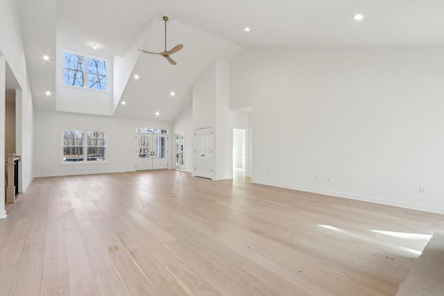 39W909 N Hathaway Lane, Geneva, IL 60134