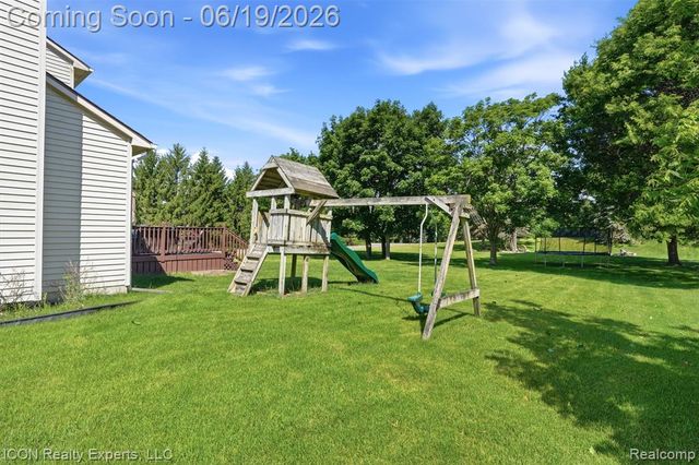 2100 Ore Creek Lane, Brighton, MI 48114