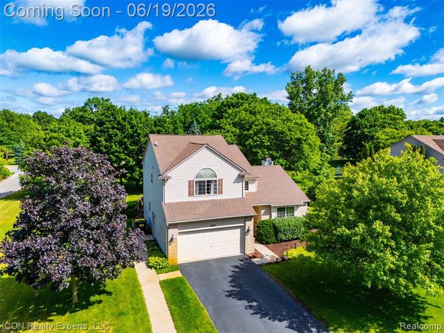 2100 Ore Creek Lane, Brighton, MI 48114